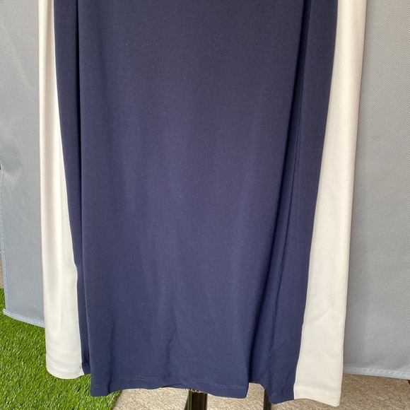 LAUREN. Color is more deep blue and off white. Unfortunately doesn’t fits. - Picture 7 of 7